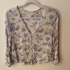 American Eagle Outfitters Beige and Purple Floral Blouse